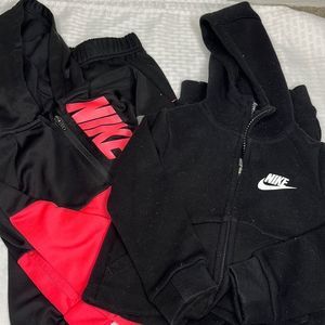 🌸 Girl’s Nike Sweatsuit Bundle Size 2T
